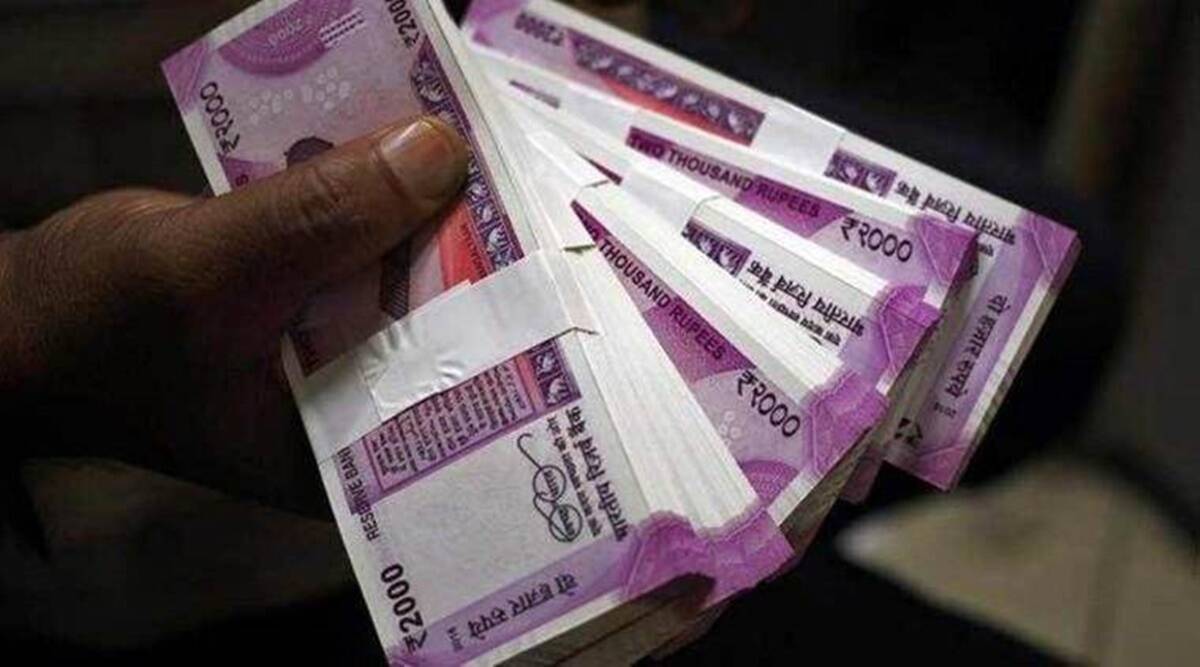 Bengaluru Woman Duped Of ₹4.5 Lakhs By Her Tinder 'Boyfriend' 87 Bengaluru woman loses Rs 18 lakh to man she met five days ago on dating app | Bangalore News