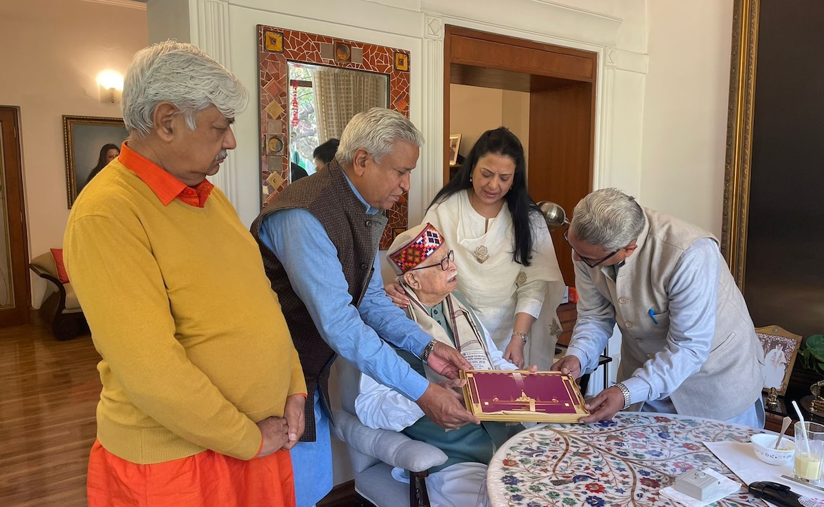LK Advani Misses The Ram Temple Pran Pratishta Ceremony | Here Is why 87 LK Advani To Attend Ram Temple Event In Ayodhya: Hindu Outfit Leader VHP