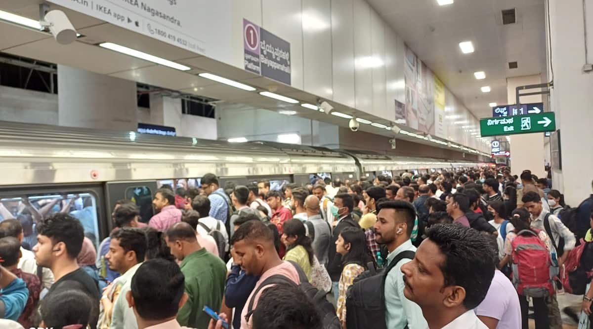 Overcrowding Woes Plague Bengaluru Metro's Purple Line Launch 87 Technical snag hits Bengaluru Metro's Purple Line, BMRCL says 'can rectify issue only at night' | Bangalore News -