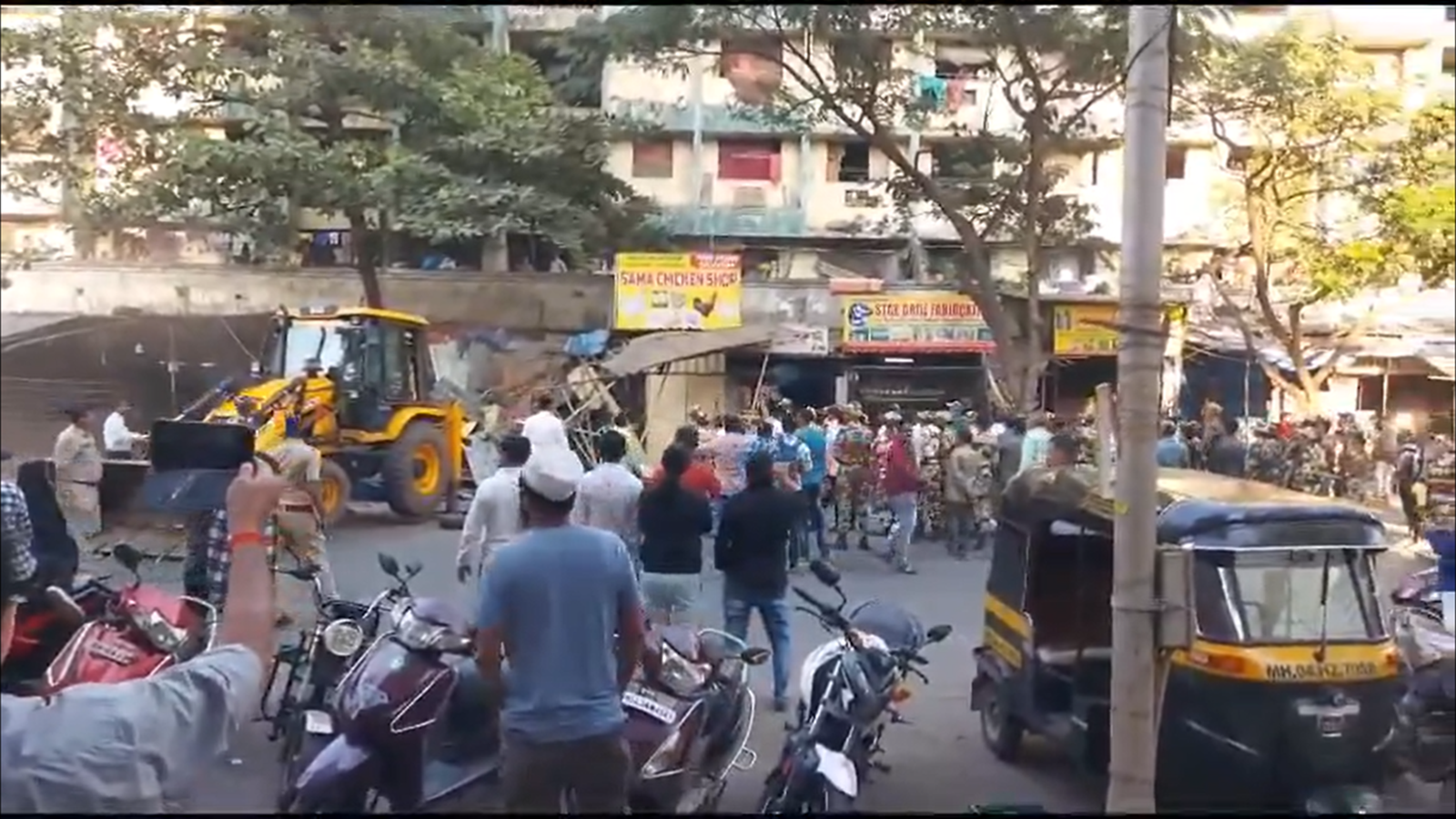 Clash Erupts In Mira Road During Ram Mandir Rally: 13 Arrested | Explainer 88 Mumbai News Live Updates: Bulldozers demolish structures in Mira Road day after clashes during Ram Temple rally