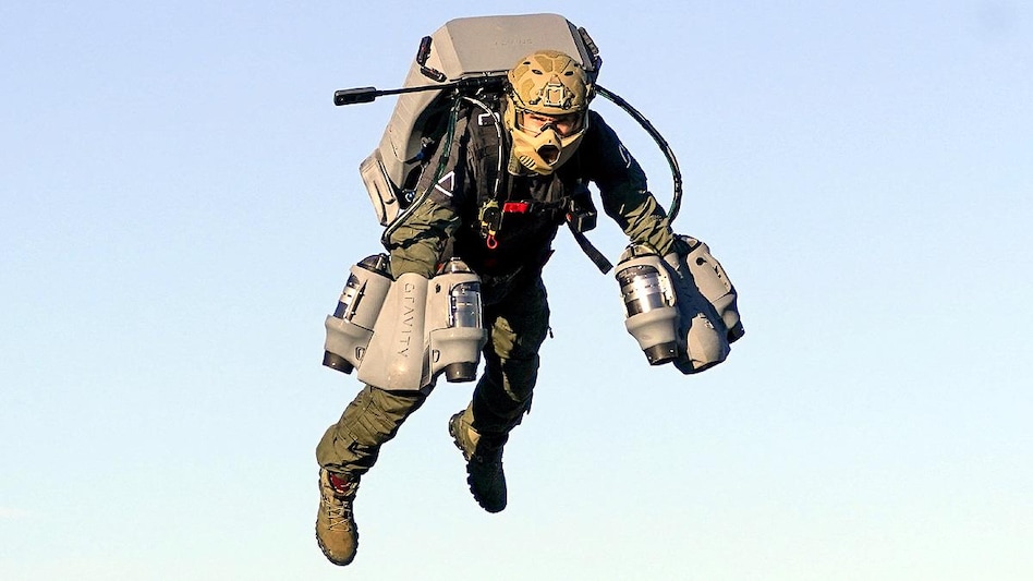 Indian Army Tests For Jet Packs Made By A Bengaluru Start Up : Aim For Enhanced Surveillence At LAC 86 भारतीय सेना को मिलेगा Jetpack Suit, मोर्चे पर उड़ते नजर आएंगे जवान - indian army to buy 48 jetpack suits for surveillance tstrd - AajTak