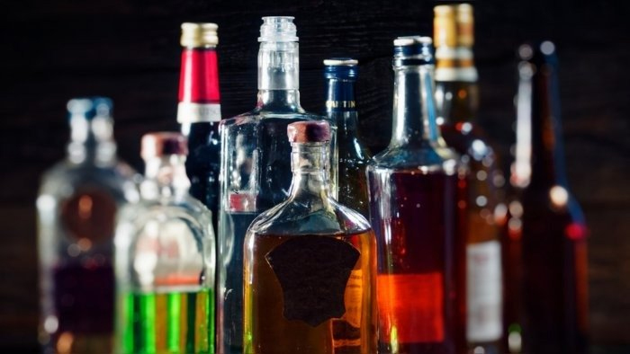 Karnataka Government To Keep The Age Limit For Booze As 21 88 Mangalore Today | Latest main news of mangalore, udupi - Page Karnataka -plans-to-reduce-legal-age-for-alcohol-purchase-to-18-years