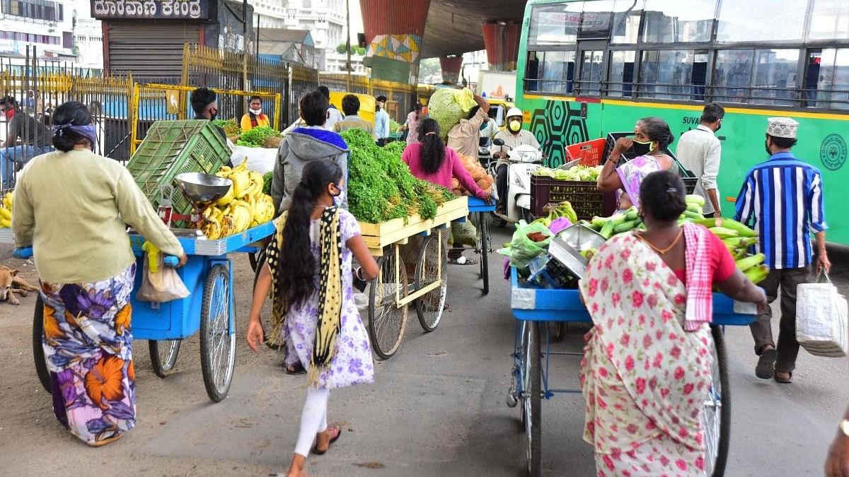 400 Street Vendors In Jayanagar Evicted By BBMP 87 BBMP faces ire over evicting street vendors in Jayanagar