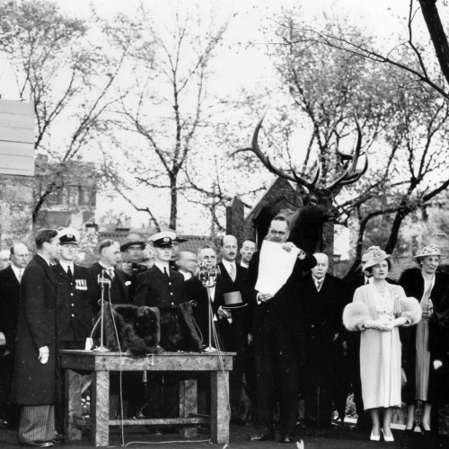 Queen Elizabeth: 7 Strange Facts About The Crown Of England 98 HBC Heritage — The Rent Ceremony