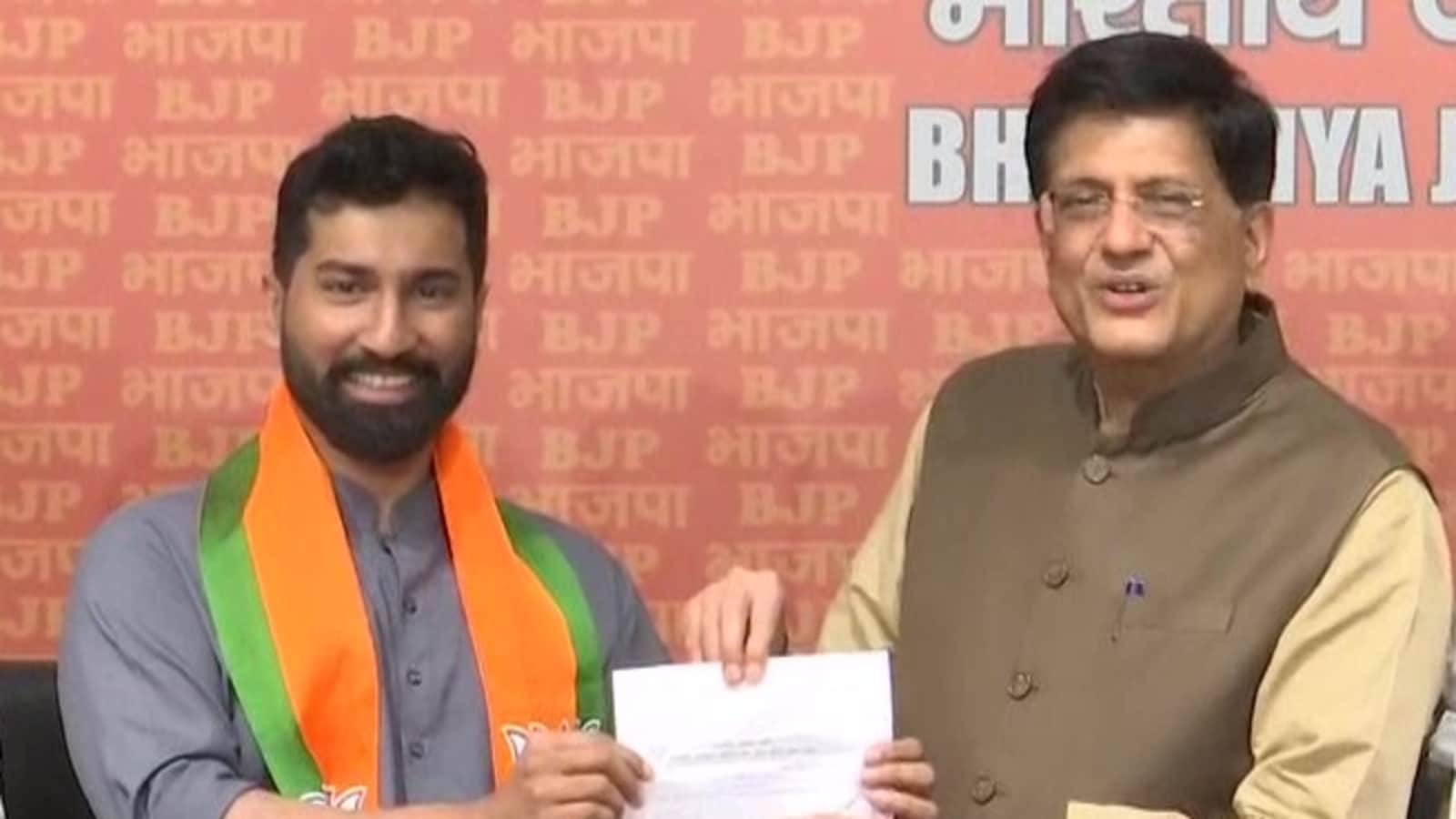 Anil Antony, Son Of Former Congress Union Leader, AK Antony, Joins The BJP 87 Veteran Congress leader AK Antony's son Anil Antony joins BJP | Latest News India - Hindustan Times
