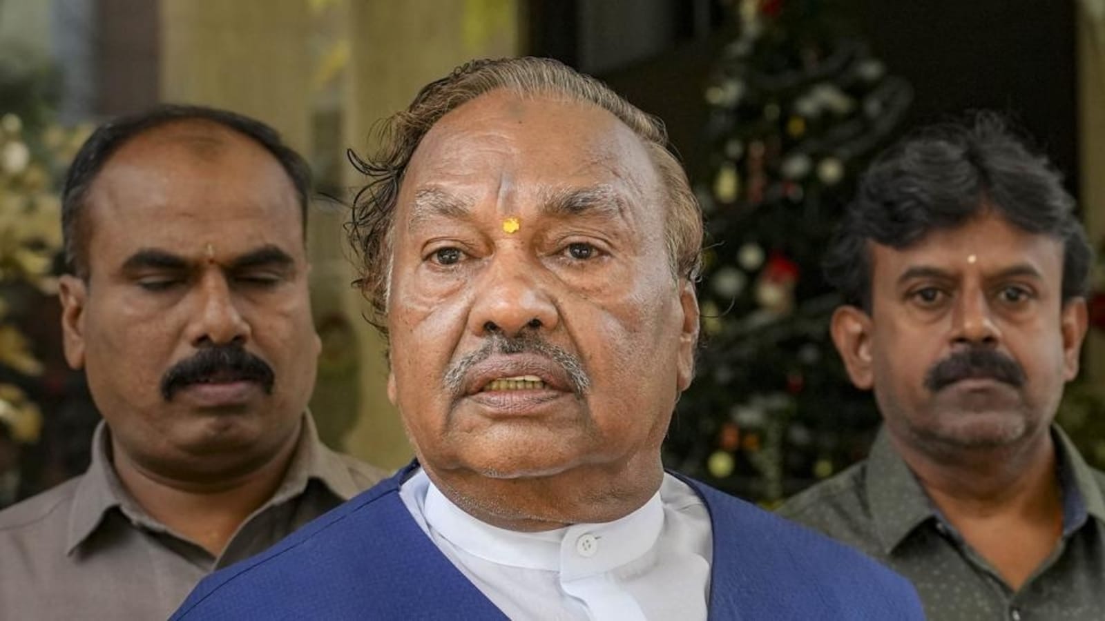 KS Eshwarappa Earns High Praise From PM Modi : Congress Calls It A 'Sad Day' For Democracy 87 Congress's '40% commission' dig as PM Modi dials top Karnataka BJP leader | Latest News India - Hindustan Times