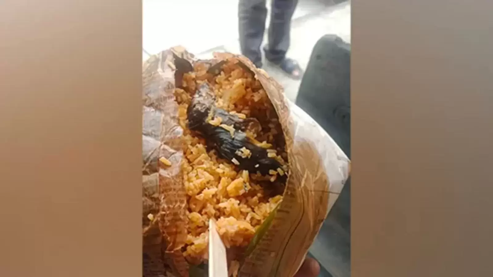 Unsettling Twist In Bengaluru Bandh-Dead Rat Found In Police Breakfast | Hotel Owner Faces Notice 88 Dead rat found in the breakfast served to police during Bengaluru Bandh | Bengaluru -