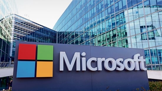 Internet Explorer Set To Retire After 27 Years: Twitteratis Recall the 'Good Old Days' 95 Once the most-used web browser, Internet Explorer had been on a steady downward trajectory for nearly two decades.(Reuters)