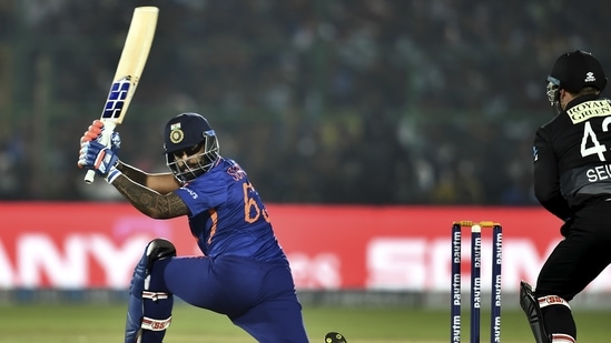 India defeats New Zealand in the series opener : Suryakumar shines in India's 5 wicket-victory 87 India vs New Zealand 1st T20 Live Cricket Score