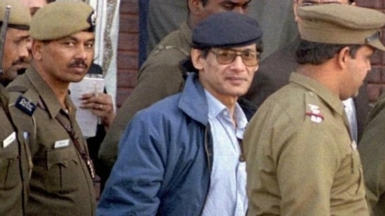 Here Are 10 Lesser Known Facts About ‘Bikini Killer’ Charles Sobhraj 87 Charles Sobhraj, convicted in multiple murders, freed after 20 years behind bars | World News - Hindustan Times