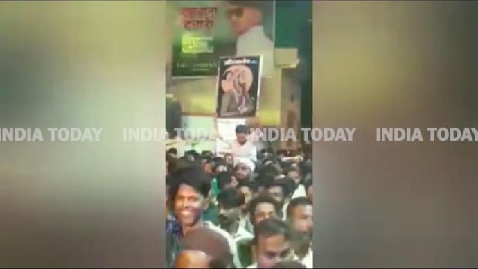 Maharashtra: 4 booked for carrying Aurangzeb posters during procession in Ahmednagar | VIDEO - India Today