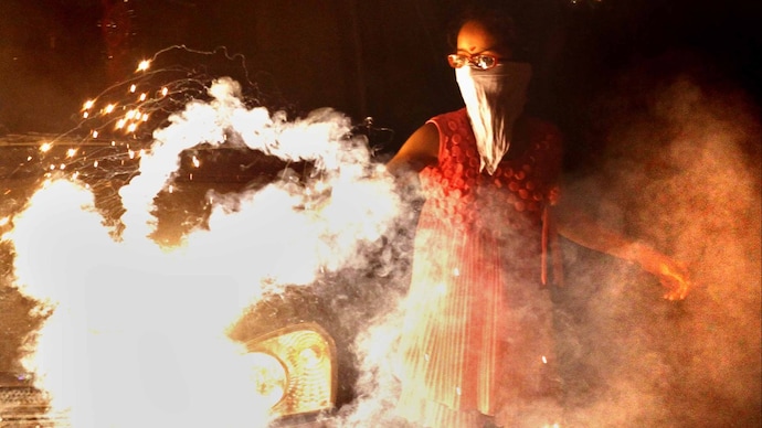 Firecracker Ban Imposed Across India By Supreme Court 87 Order on firecrackers binding on all states, not just Delhi-NCR: Supreme Court -
