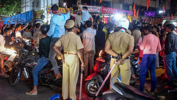 Clash Erupts In Mira Road During Ram Mandir Rally: 13 Arrested | Explainer 87 Mumbai: Communal violence over Ram Mandir inauguration continues for 2nd day on Mira Road | Watch video | Mint