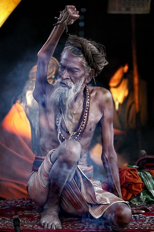 Meet Amar Bharati: The Sadhu Who Held His Hand Raised For 4 Decades 5 0*L6oFUQqSypWCANt5
