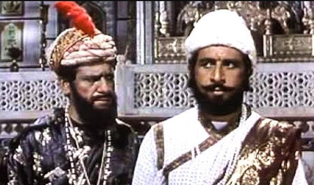 Akshay Kumar To Portray Chhatrapati Shivaji : Fans Left Disappointed 88 Pragnya Gupta on Twitter: "You gonna hardly believe... There was a time when Naseeruddin Shah played Shivaji and Om Puri played Aurangzeb. The only difference is BJP had just 2 seats in
