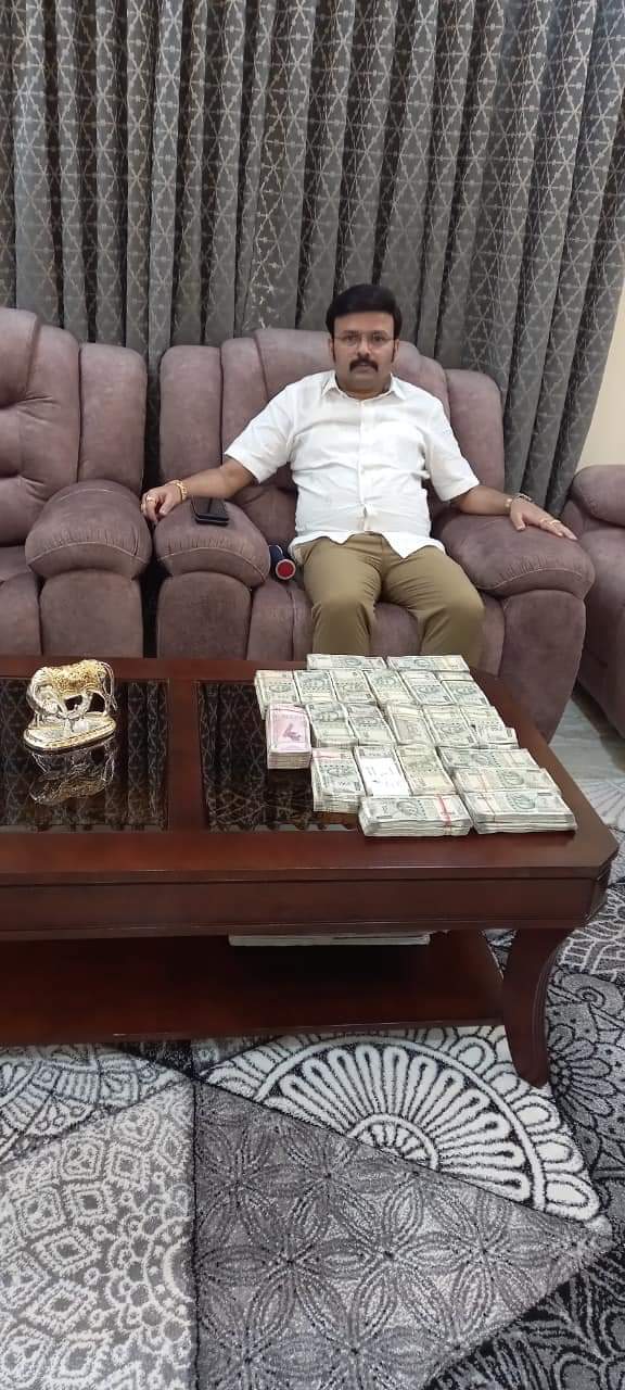 All You Need To Know About The Santro Ravi Controversy 87 Image