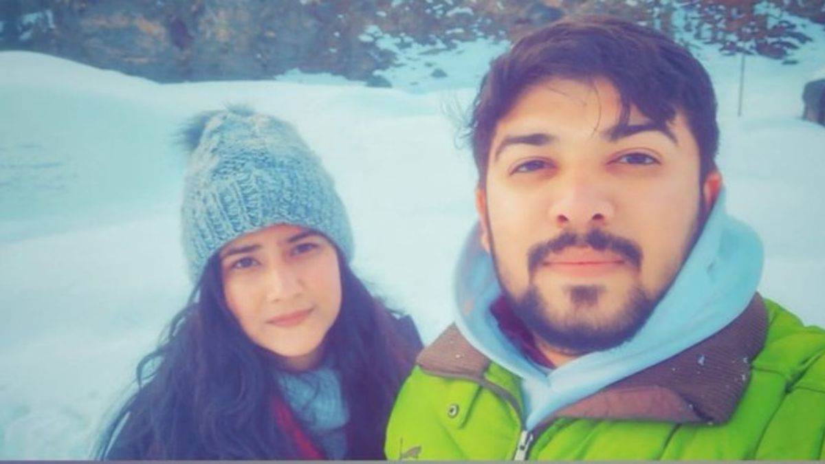 Man Kills His Live-In Partner, Stores Body In Fridge And Marries Another Girl On The Same Day 87 Nikki Yadav Murder Case Update: हिल स्टेशन के बहाने कार में ले गया मोबाइल डाटा केबल से गला घोंटकर मार डाला साहिल को 5 दिन की रिमांड - Took in car on