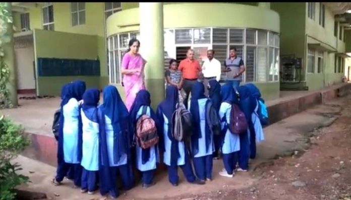 Following Hijab Ban, Good Number of Muslim Girl Students Take TC from Mangalore 92 hijab