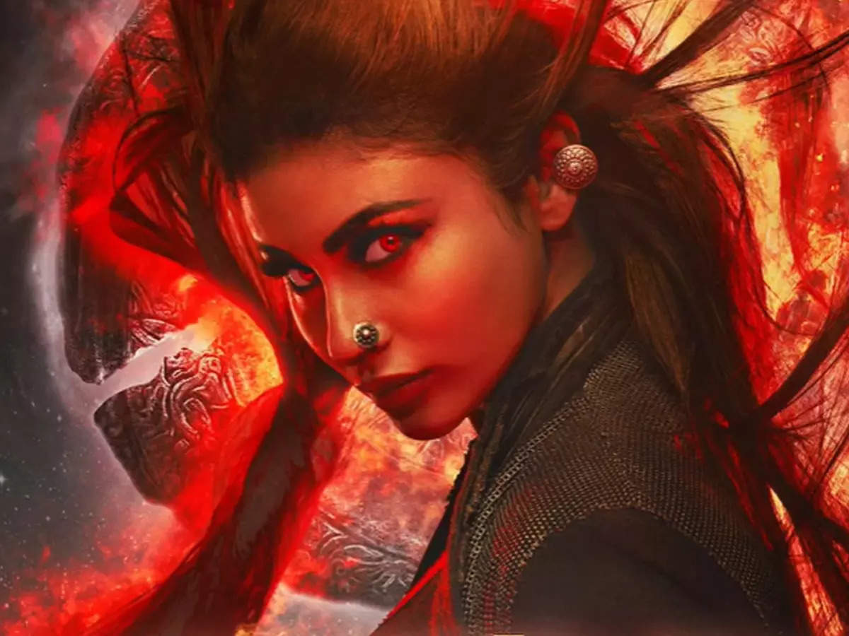 Brahmastra Trailer Out: Fans React With Praise On Twitter 91 Brahmastra New Poster ': Mouni Roy embraces takes her throne as the 'Queen of Darkness Junoon' in Ranbir Kapoor-Alia Bhatt starrer