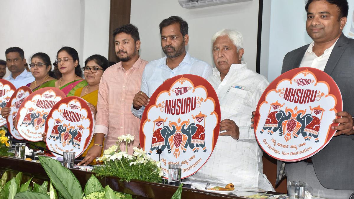 Government to make efforts to secure stolen idols, artifacts, says H.K.  Patil - 
