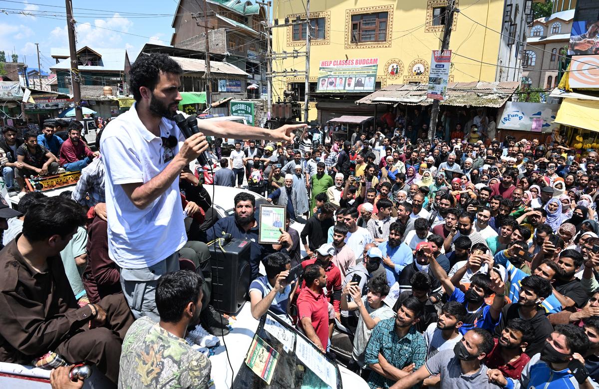 In Baramulla, slogans and rallies raise the electoral pitch - The Hindu