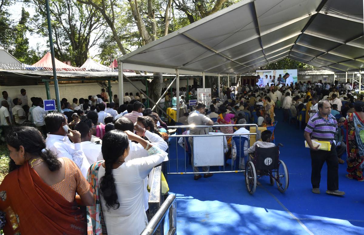 CM Siddaramaiah Holds Jana Spandana Program In Vidhana Soudha | Know More 88 Karnataka CM's Janaspandana attracts hundreds from across Karnataka, 3,812 requests and grievances heard -