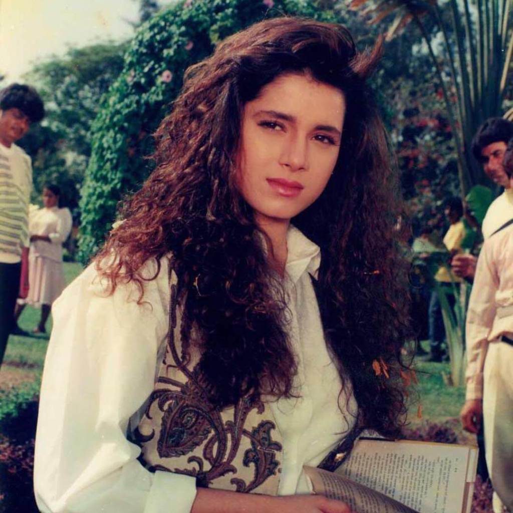 Lesser-known Facts About The 'Fabulous Bollywood Wife'- Neelam Kothari 110 Neelam Kothari Biography • Bollywood Actress of 90's