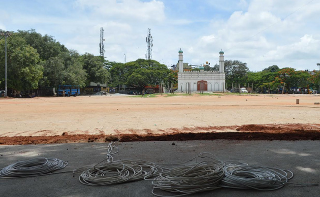 Bengaluru: The Chamarajpet Eidgah Issue - Explained 105 Eidgah maidan in Central Bengaluru is the latest hotbed for communal tension | The News Minute