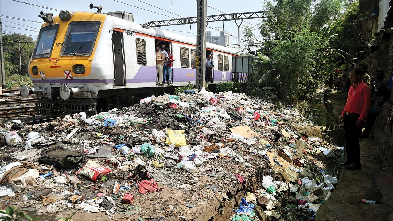 Ragpicker Discovers Mysterious Bag With Millions On Nagawara Railway Track, Bengaluru 87 Central Railway, Western Railway together removed 1.8L cubic metre of garbage from tracks