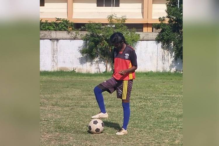 #JusticeForPriya Trends On Twitter As 18-yr Old Footballer Dies After Surgery | Priya R 91 Teen Chennai footballer Priya dies after hospital bungled leg surgeries