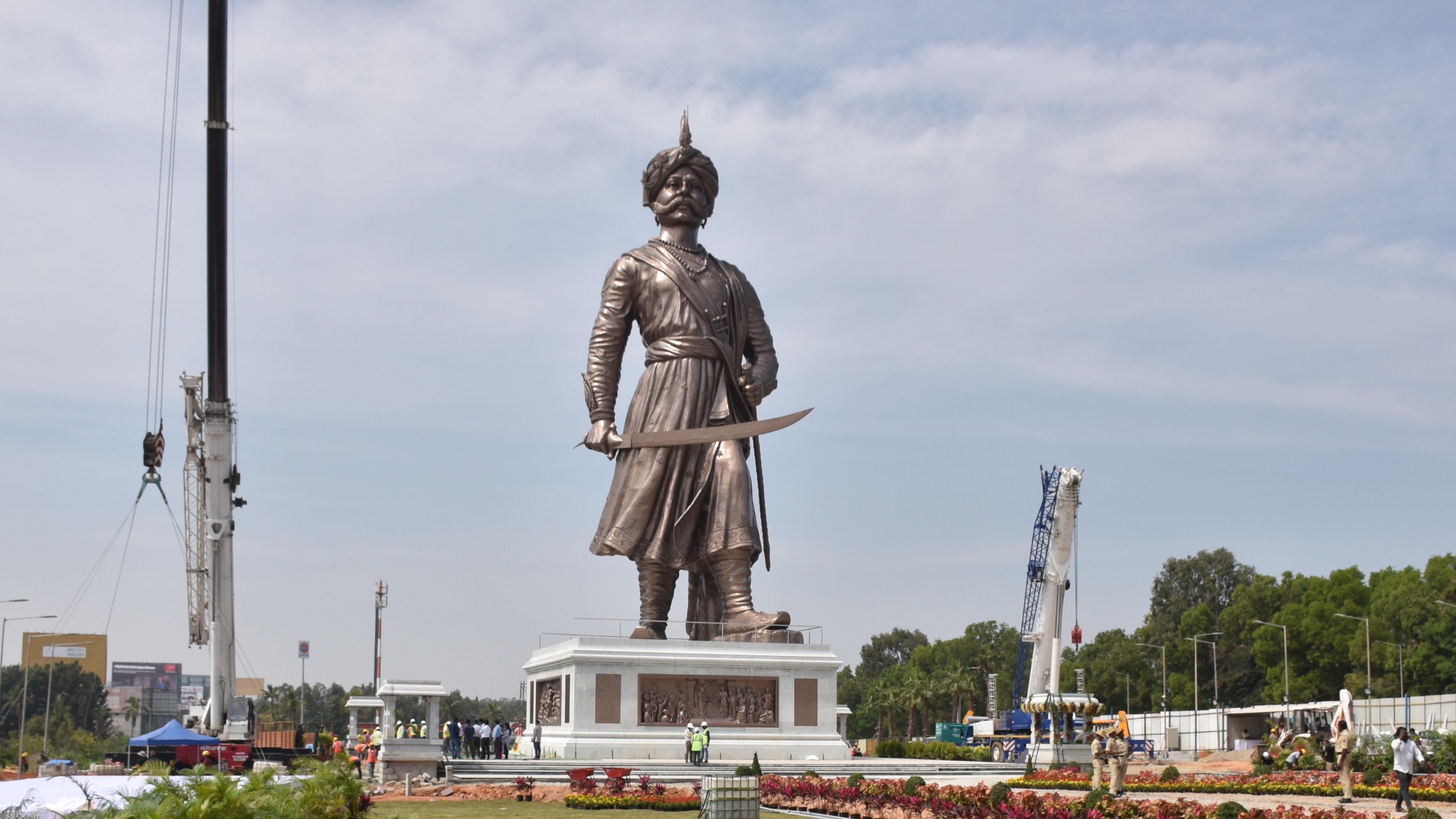 3 Generations Of a Family Contributed To Kempegowda Statue In Bengaluru 95 Why were government funds used for Kempegowda's statue, asks Karnataka Congress chief | Deccan Herald