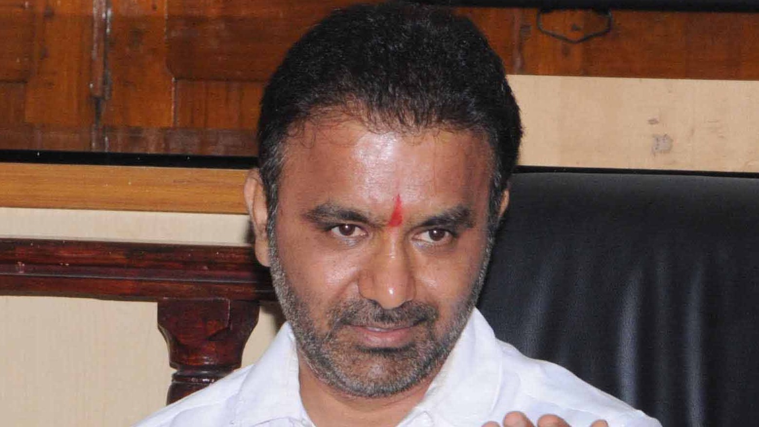 Karnataka Labour Minister Santosh Lad Leads A Team To Odisha : The Team To Overse Rescue Operation | Coromendel Express 87 Siddaramaiah, DKS should not contest in polls, but tour Karnataka: Former minister Santosh Lad | Deccan Herald