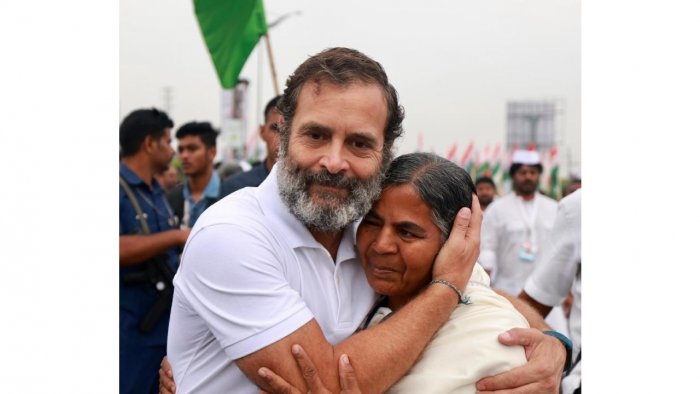Bharat Jodo Yatra: Popular Personalities Who Joined The 'Congress' Journey 140 Bharat Jodo Yatra: Rohith Vemula's mother joins Rahul, extends solidarity | Deccan Herald