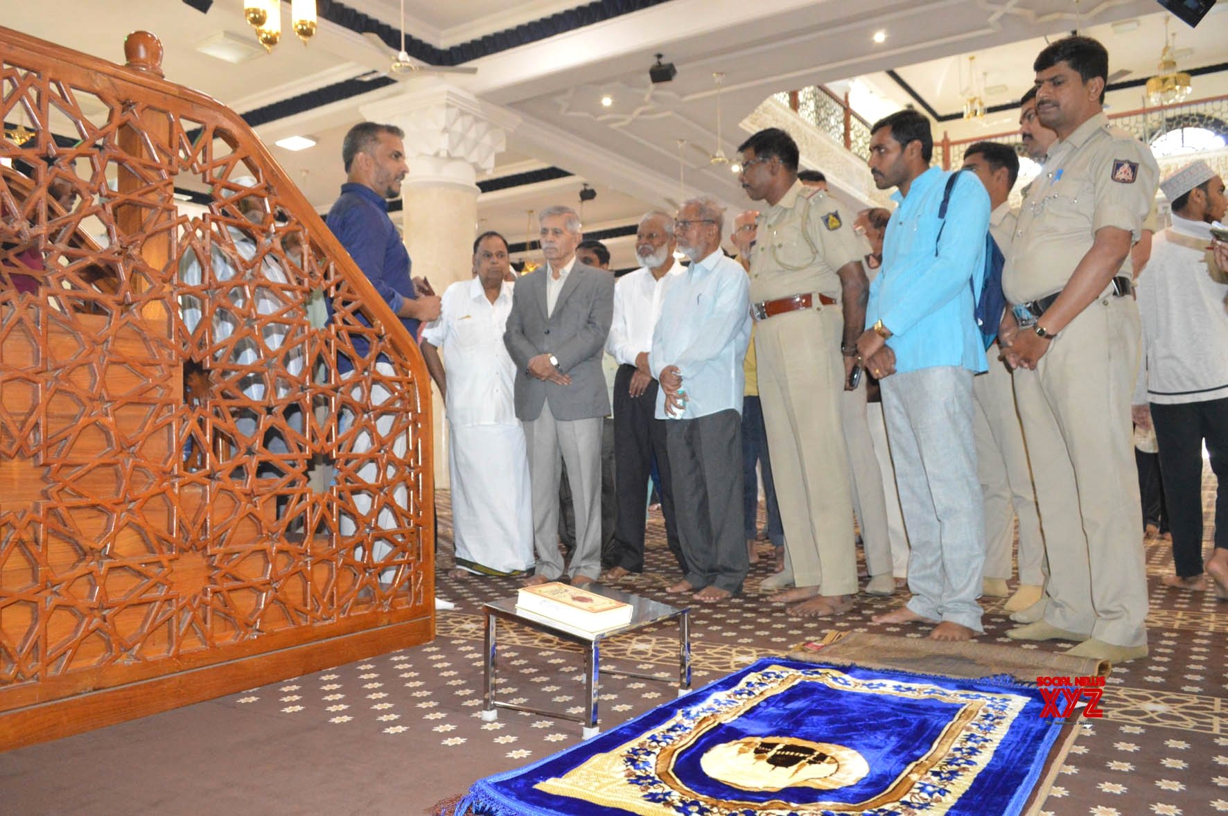 'Masjid Darshan': Bengaluru Mosque Opens Its Doors To People From All Faiths 10 Bengaluru:Non Muslims were given a Masjid Darshan at Masjid E Bilal at Bannerghatta Road #Gallery - Social News XYZ
