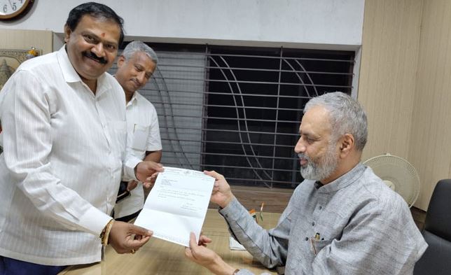 Akhanda Srinivas Murthy Resigns As An MLA : To Fight As An Independent Candidate 88 Congress MLA Akhanda Srinivas Murthy resigns
