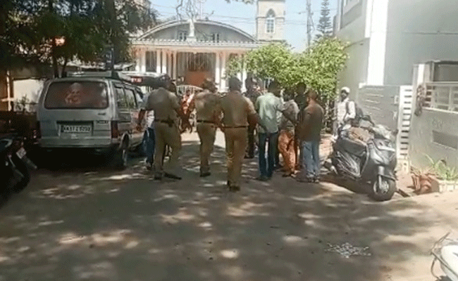 Family Brutally Murdered In Udupi | Accused Arrested 87 Davangere: Young woman brutally murdered in broad daylight