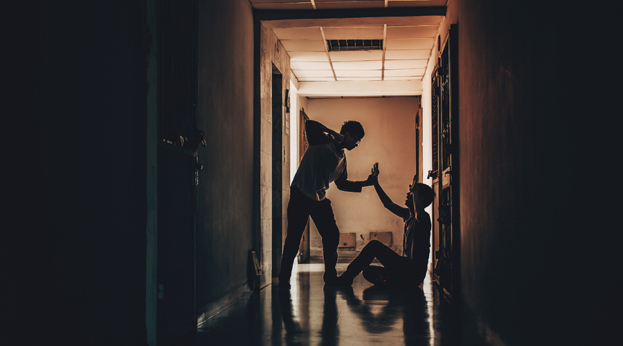 Couple's Drive Back Home Turns Into An Horrific Experience In Bengaluru 87 School - Educators fight in famed school - Telegraph India