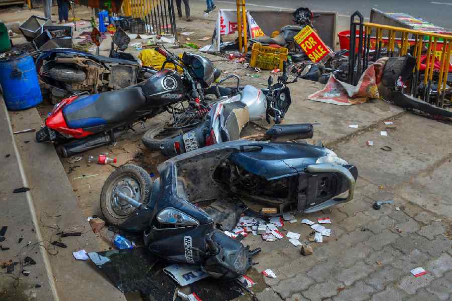 Unrest Escalates in Haryana as Violence Sweeps Through Gurugram's Badshahpur 89 Gurugram | In fresh violence, eatery in Gurugram set on fire - Telegraph India