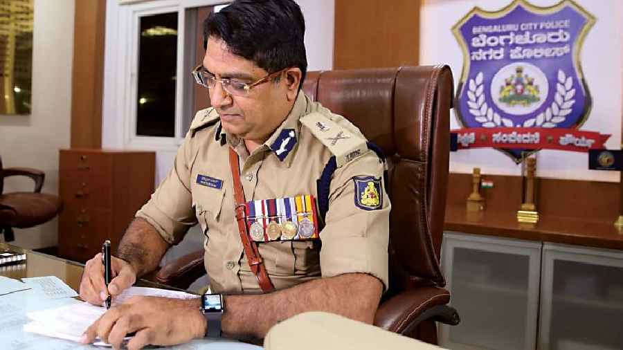 Former Bengaluru Police Commissioner Bhaskar Rao Moves From AAP To The BJP : "No Growth Opportunities In AAP" 88 Bangalore police - Former Bangalore police Commissioner Bhaskar Rao likely to join BJP, quitting AAP - Telegraph India