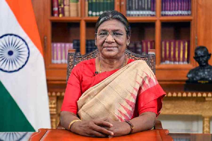 Complaint Filed Against Kharge And Kejriwal For Mentioning The Caste Of Prez. Murmu 88 Droupadi Murmu | President Droupadi Murmu urges Centre, CJI to ensure implementation of court orders - Telegraph India