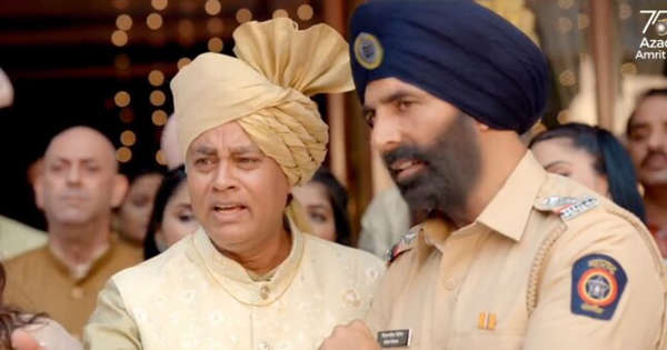 From Bell Bajao To Swachh Bharat Abhiyan- A Take On PSA's 95 Problematic': Oppn slams union minister Nitin Gadkari for sharing airbag ad featuring Akshay Kumar