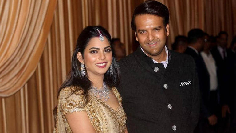 The Grand Ambani Gesture: 300 KG Gold To The Gucci Swag 87 Isha Ambani and Anand Piramal