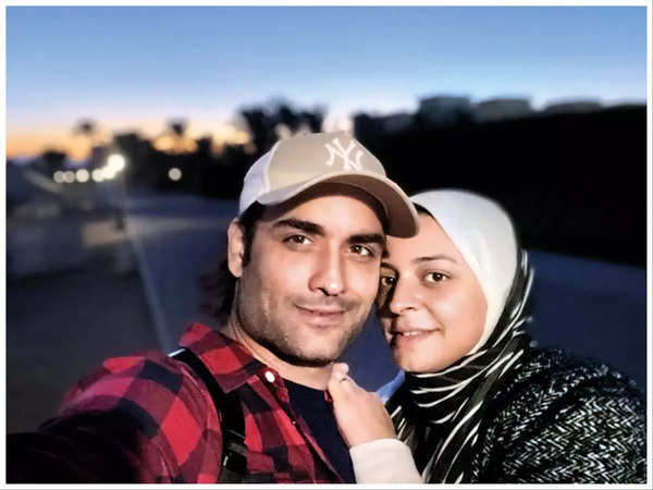 Vivian Dsena News: Exclusive! Vivian Dsena speaks about his marriage and  baby for the first time; says, 'Yes, I have a four-month-old daughter but I  want to keep my family away from