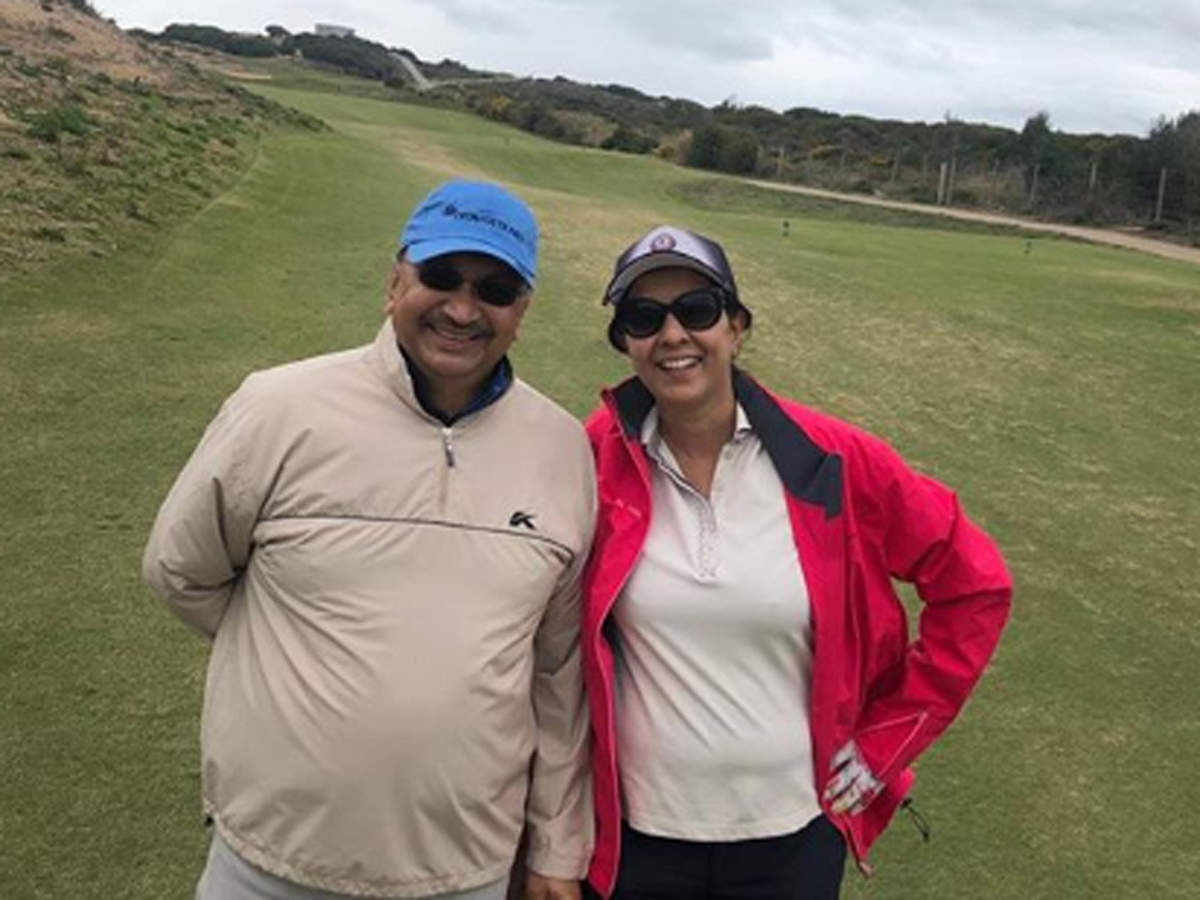 Table for two: Vikram Kirloskar puts on chef's cap, cooks for wife Geetanjali to celebrate anniversary at home - The Economic Times