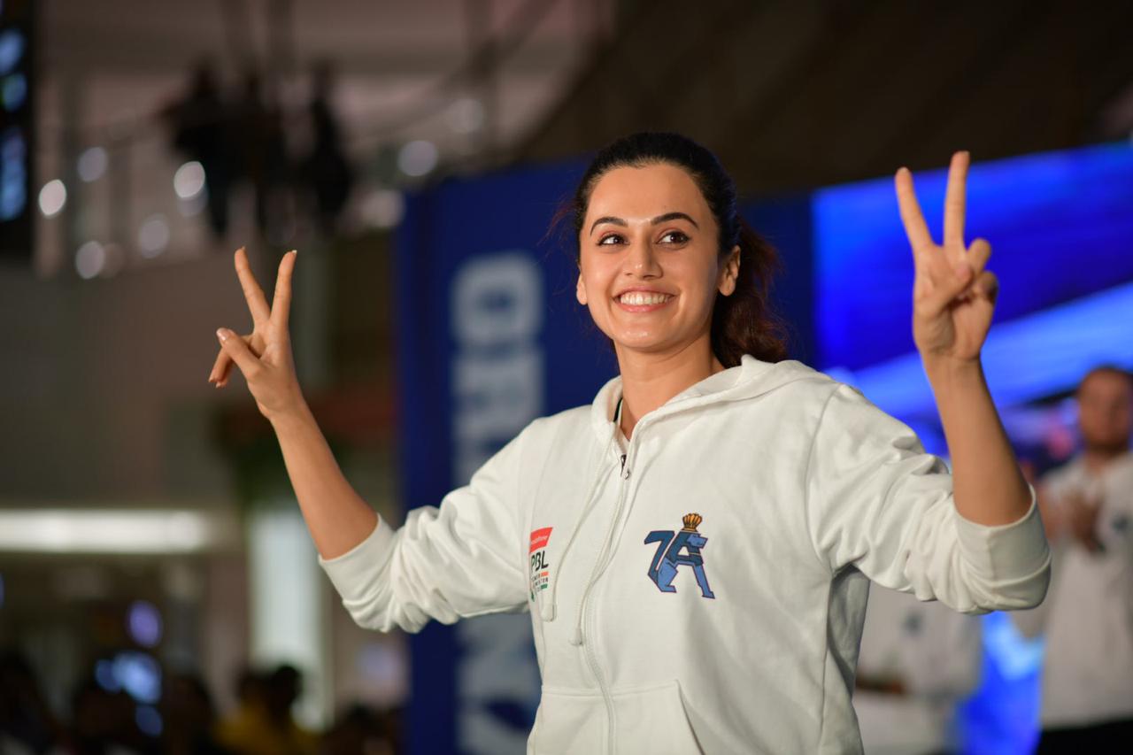 Here Are 5 Bollywood Celebrities Who Are Proud Owners Of Sports Teams 92 Taapsee Pannu Unveils The New Jersey Of Her Badminton Team - Pune7Aces - Urban Asian