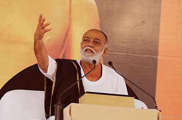 From Politician To Devotee: UK PM Attends Morari Bapu's 'Ram Katha' At Cambridge 89 Morari Bapu