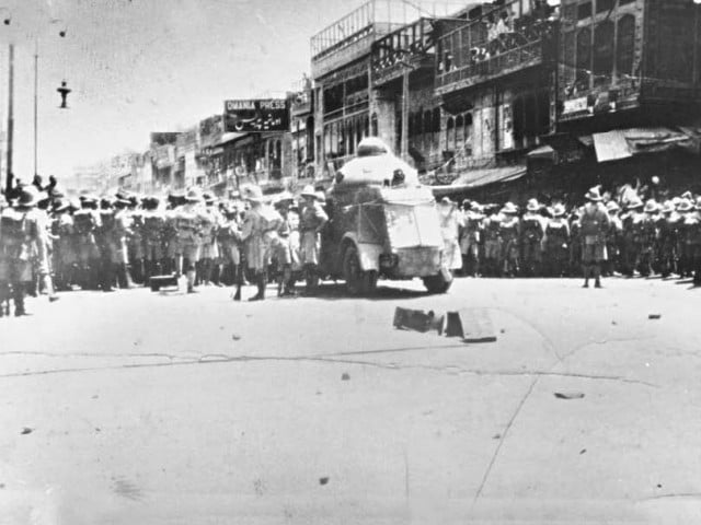 Fakr-e-Afghan, meet Khan Abdul Ghaffar Khan 89 showing tropps photos inp 640x480 1