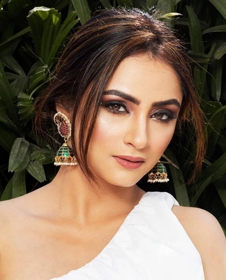 BIGG BOSS s16 is finally here!!! 166 Madirakshi Mundle Wiki, Age, Boyfriend, Husband, Family, Biography & More - TheWikiFeed
