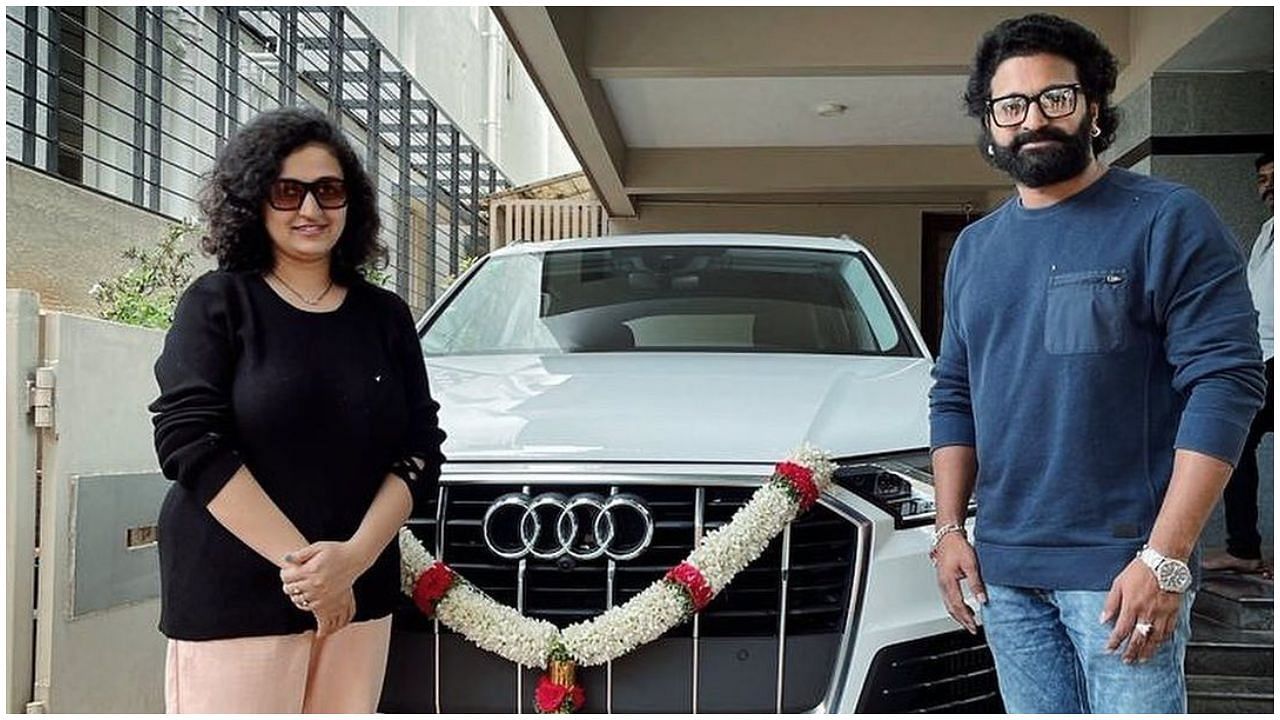 Kantara Star Rishab Shetty's Love Story With Pragati Shetty 106 Rishab Shetty: Rishab Shetty bought a new car after the release of 'Harikathe not Girikathe'; Wife Pragati Full Khush Harikathe Alla Girikathe movie actor Rishab Shetty buys new Audi Q7 car |