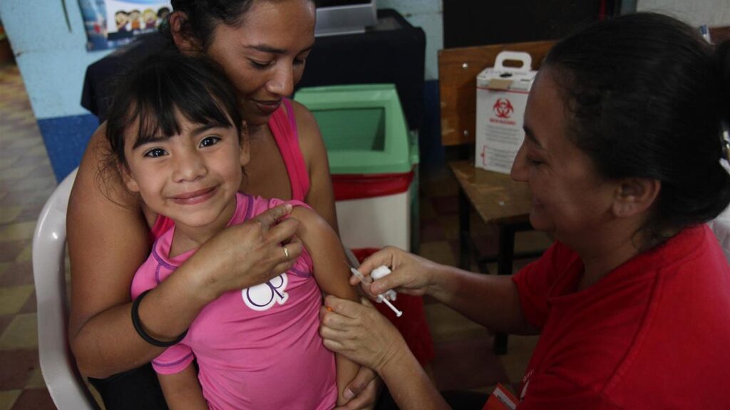 child measles vaccination guatemala.tmb 1200v
